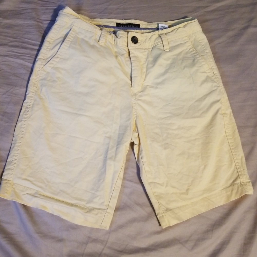 Yellow men's Aeropostal Shorts size 27